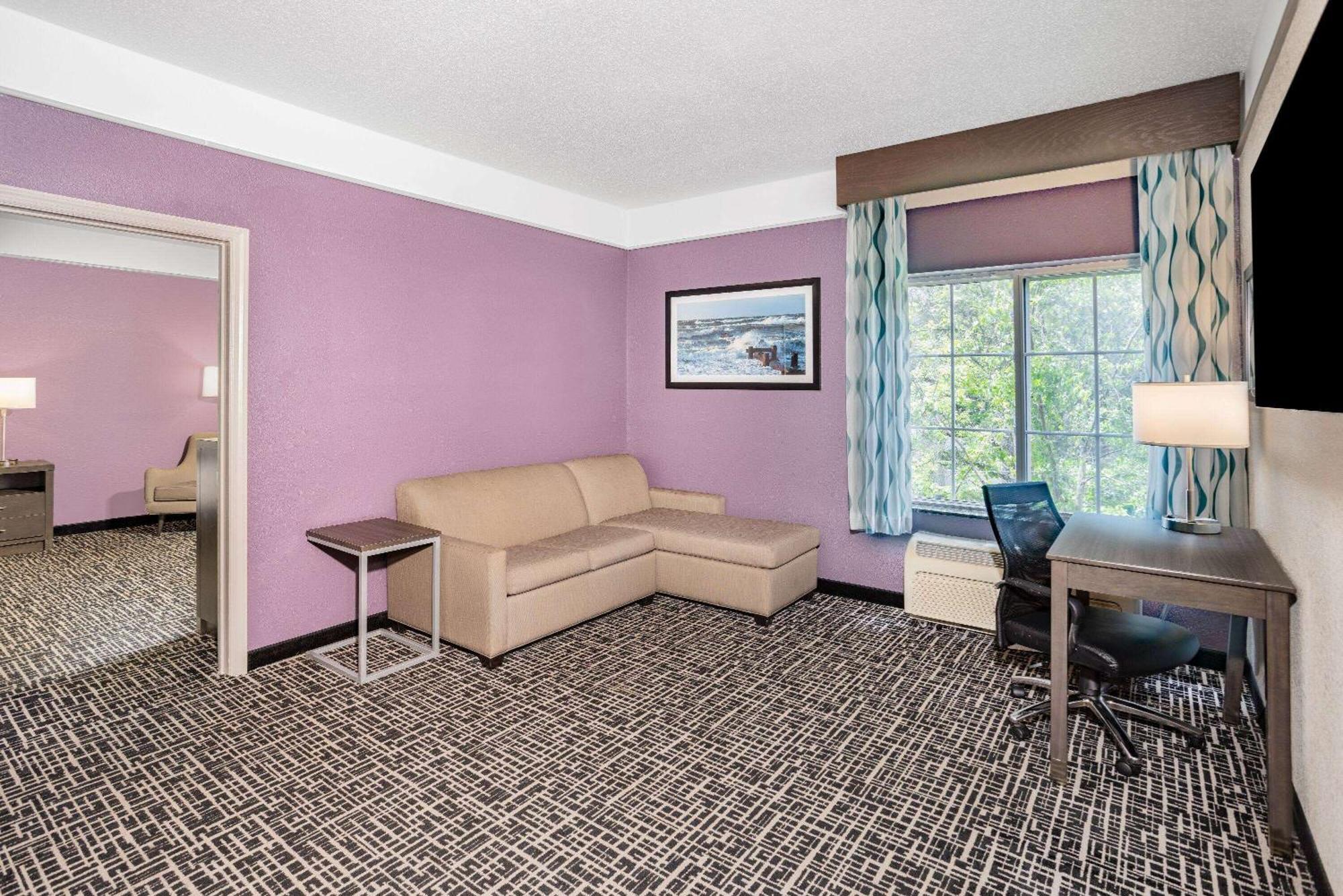 La Quinta Inn & Suites By Wyndham Norfolk Exterior foto